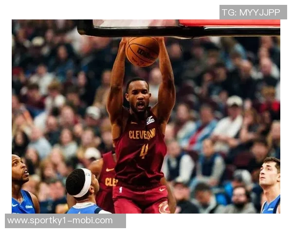 米切尔上半场表现平平仅得10分7投3中三分球命中率低迷 米切尔上半场表现平平仅得10分7投3中三分球命中率低迷