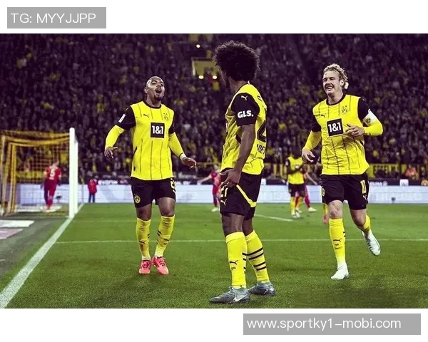 阿德耶米因不满换下遭多特处罚或将在明夏寻求转会离队